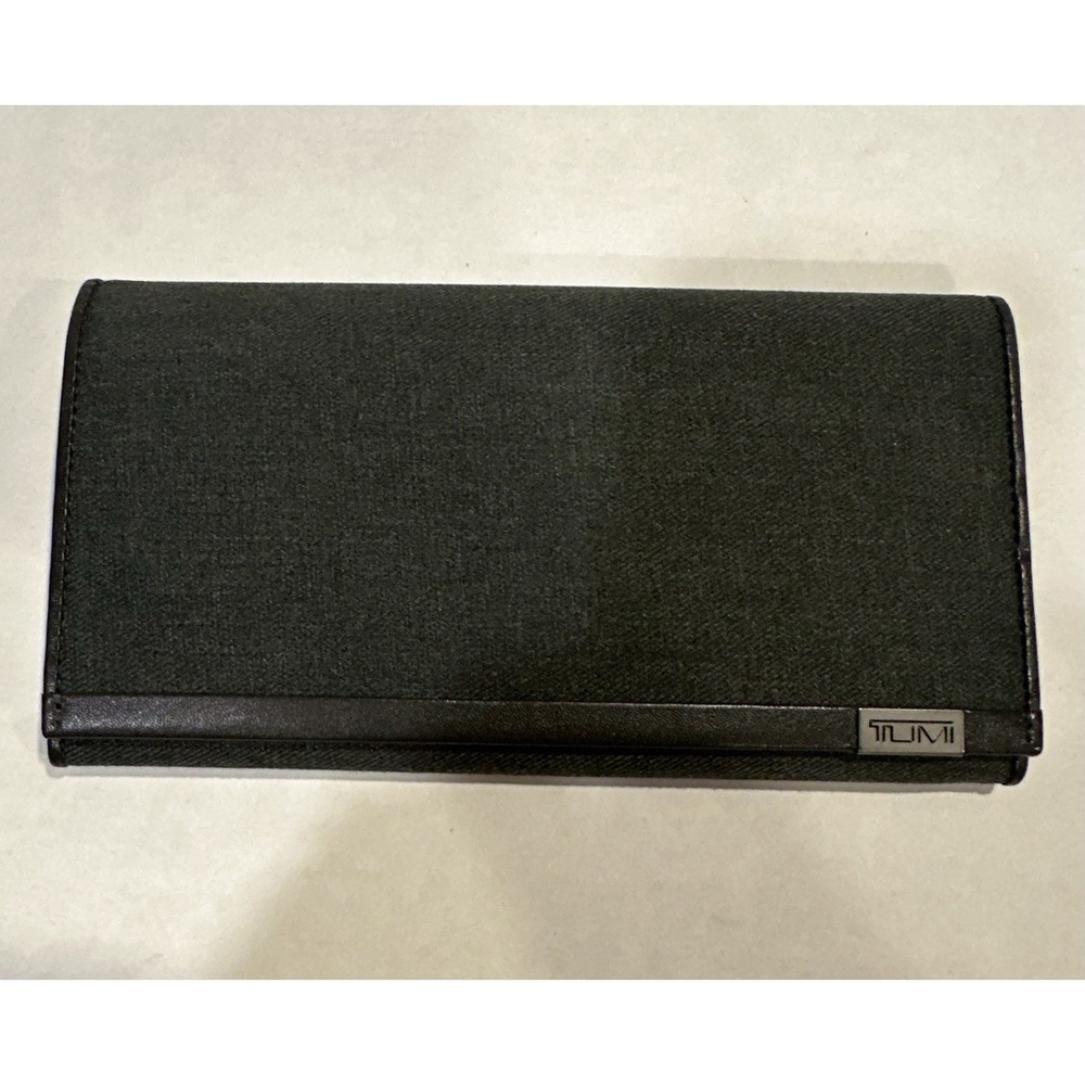 TUMI Brown Leather And Canvas Wallet Credit Card Holders Zipper New No Tags